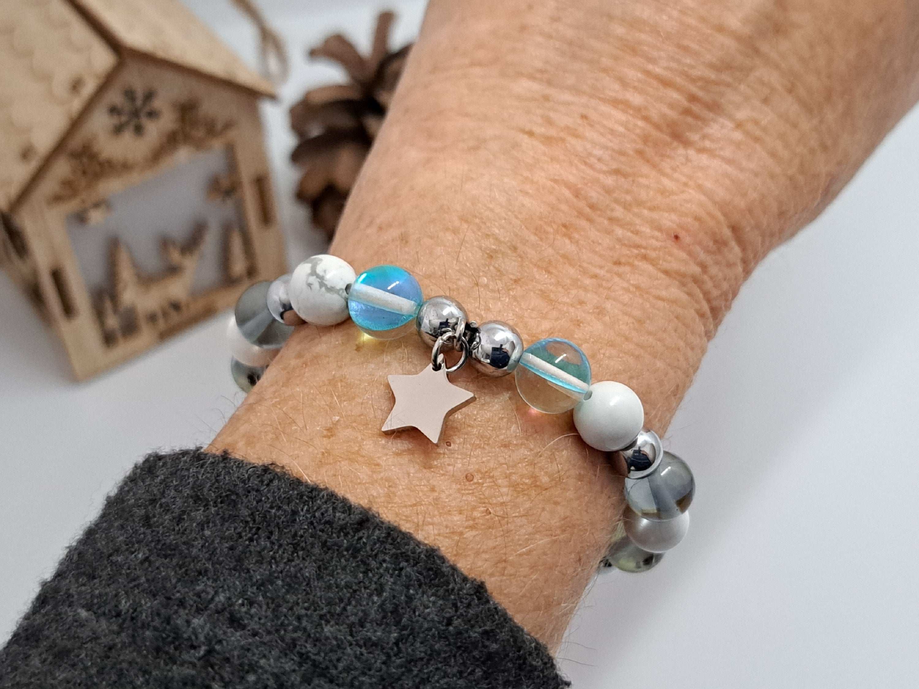Bracelet Pierres Naturelles Howlite & Aqua Aura "Étoile Polaire" - Cadeau Noël Femme