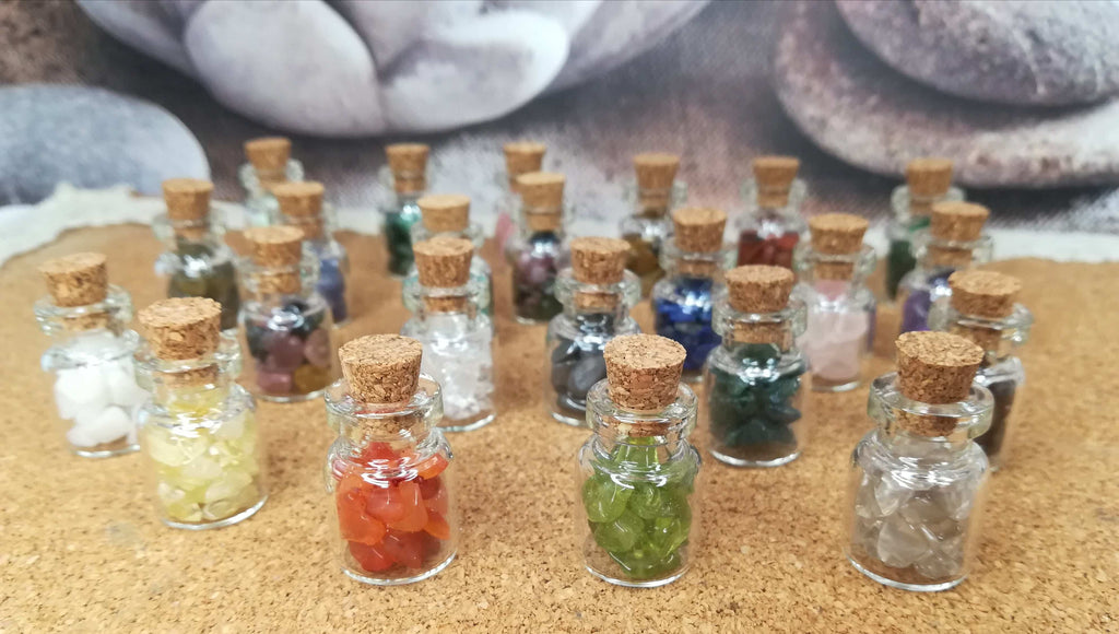 🥳 Offre Spéciale Noël pour Collectionneurs 🎄 : L'Ensemble Ultime de 15 Mini Fioles de Pierres Naturelles